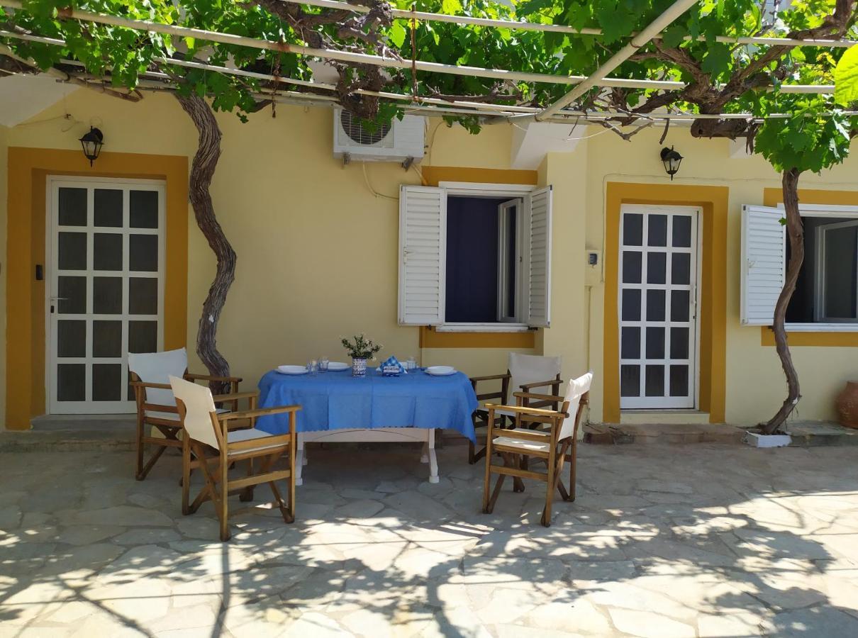Villa Το Σπίτι Της Μαργαρίτας Στην Παραλία Nea Styra Exterior foto